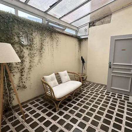 Batisse Paradis- 3 Calmes Et Elegants Au Centre Historique De Appartement