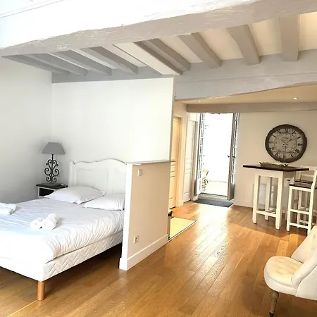 Appartement Batisse Paradis- 3 Calmes Et Elegants Au Centre Historique De