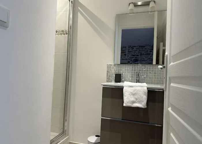 Апартаменти Batisse Paradis- 3 Calmes Et Elegants Au Centre Historique De Бон