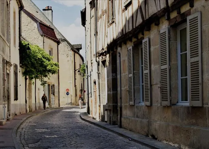 Batisse Paradis- 3 Calmes Et Elegants Au Centre Historique De Апартаменти