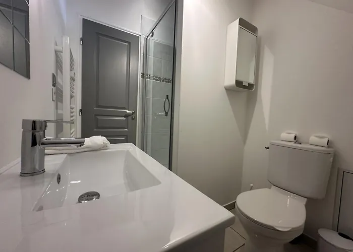 Batisse Paradis- 3 Calmes Et Elegants Au Centre Historique De