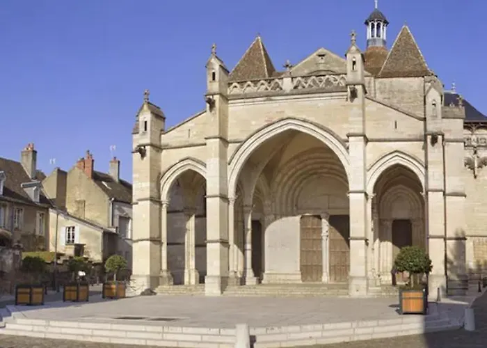 Daire Batisse Paradis- 3 Calmes Et Elegants Au Centre Historique De Beaune (Cote d'Or)