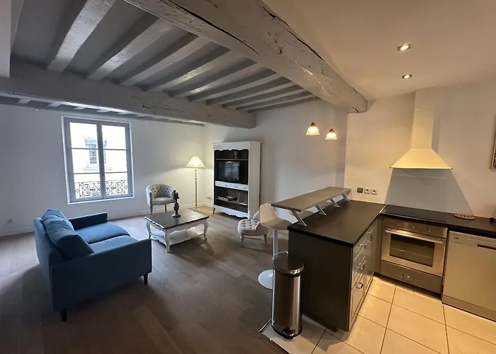 Апартаменти Batisse Paradis- 3 Calmes Et Elegants Au Centre Historique De *